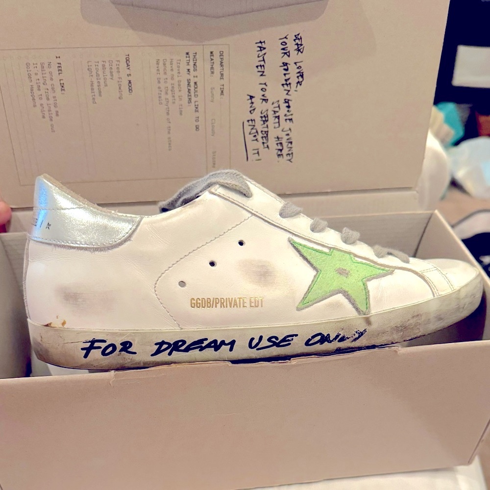 Golden Goose classic with star with white/Mint White/silver great condition 39